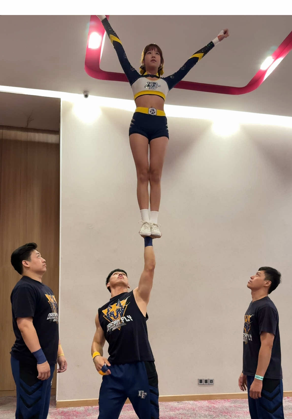 ONP 賽前warmup with 政妮 #travel #cheerleading #運動女孩 #skill  #cheerathletics      