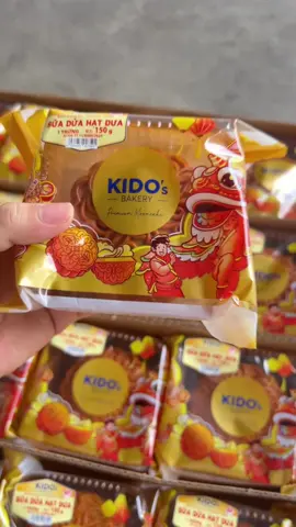 Hai vị limited 🤣💕 bánh trung thu 🥮 nhà e sữa dừa 1 trứng, khoai môn 1 trứng #quabieudoitac #banhtrungthu2025 #trungthu2025 #xuhuong 