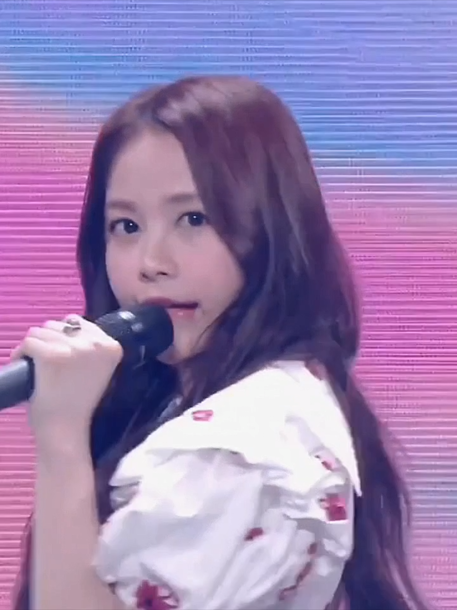 gigit bibir dikit #hearts2hearts #carmen #하츠하 #하츠투하츠 #h2h 