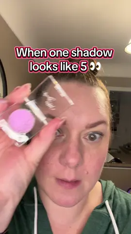 One shadow so many colors #everythingme1977 #multichrome #shimmershadow #glameyes #beautytoks 