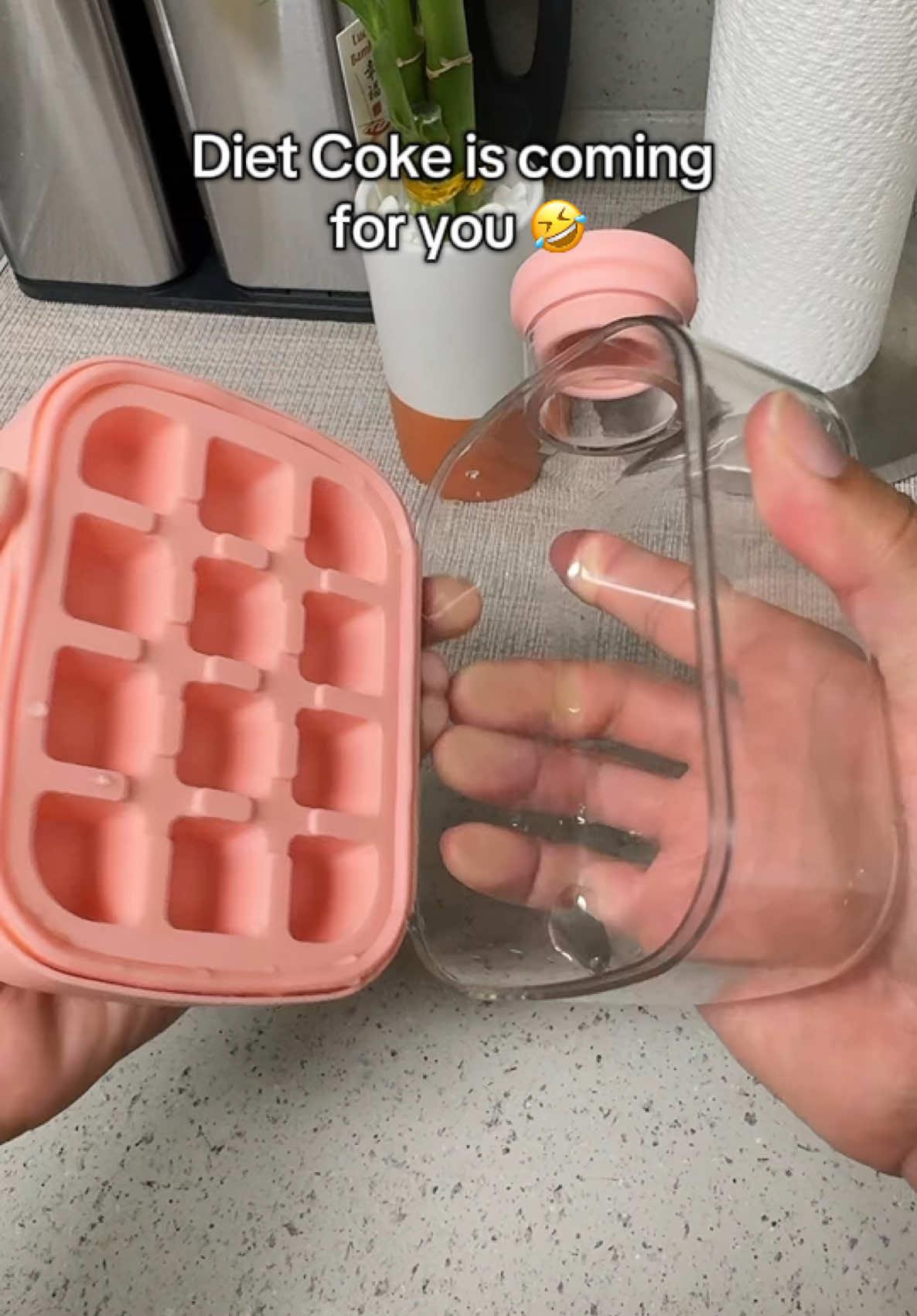 Stay cool and hydrated 🧊😎 #icemaker #Summer #ColdDrinks #staycool 