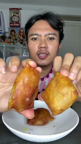 nah ini baru dimsum goreng keju enak!!