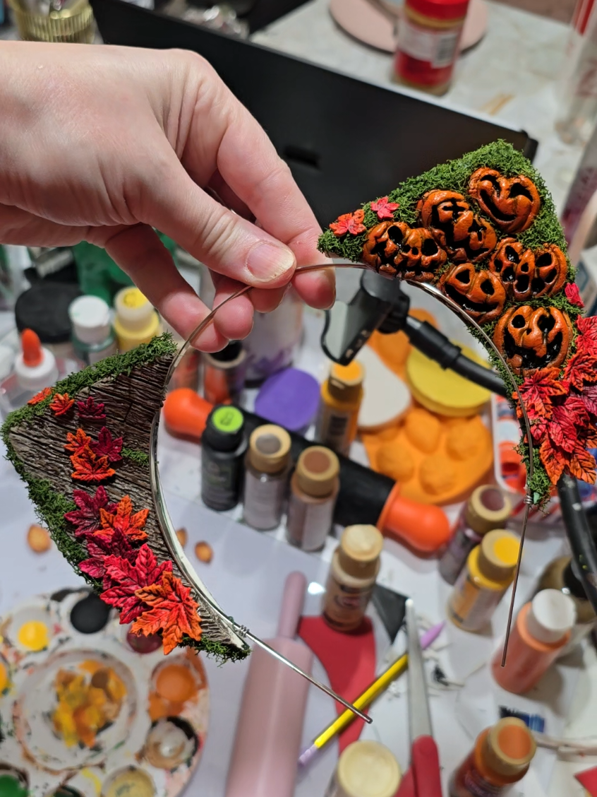 A set of cat ears perfect for fall time! jack-o-lanterns, the wispy falling fall leaves in bright colors, the scent of wood...a perfect piece for classic harvest fun!#catears #pumpkin #costume #fall #halloween 