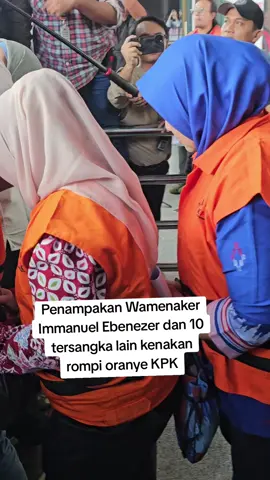 KPK menetapkan Wakil Menteri Ketenagakerjaan (Wamenaker) Immanuel Ebenezer dan 10 orang lain sebagai tersangka dugaan pemerasan sertifikat K3. #kpk #ott #kemnaker #noel #fyp 