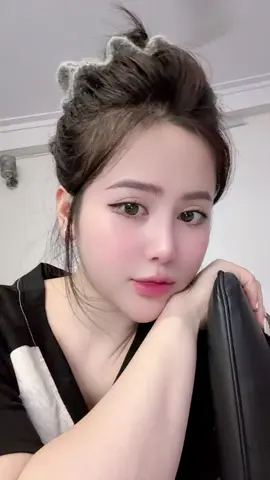 E hỏi hộ thôi 😄