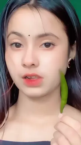 Tikhi Mirchi on lips #trending #viral #fyp #foryoupage #foryou 