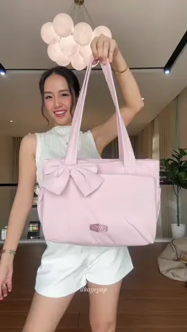 The cutest tote bag 🎀 with more colors available! #totebag #bagsmart #schoolbag #workbag #coquettebag 