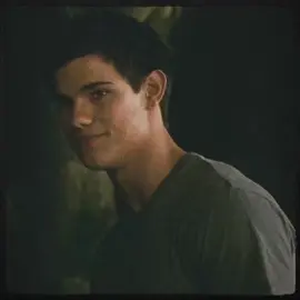 since twilight is back in the spotlight..#teamjacob #twilight #jacobblack #edwardcullen #bellaswan 