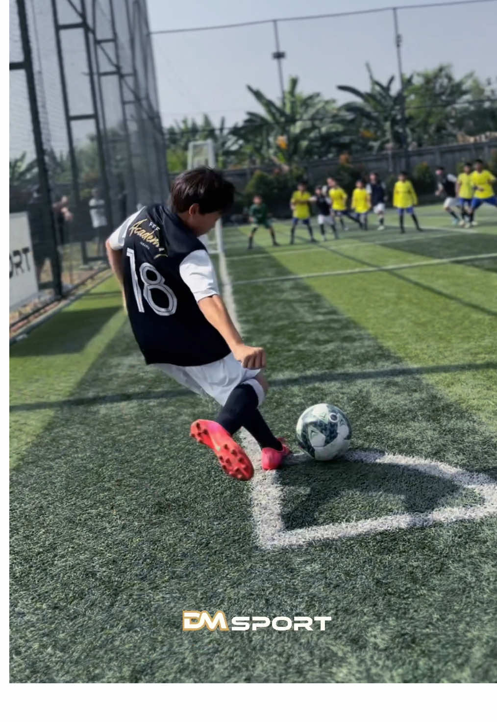 ✨ LITTLE GOALS 2025 – Where Big Dreams Begin ✨ Alhamdulillah event tournament SSB berjalan lancar. Terima kasih untuk semua tim, pemain, pelatih, dan supporter yang udah bikin turnamen SSB U-12 ini jadi meriah! ⚽🏆 Dari tawa, semangat, sampai gol-gol keren, semua bukti kalau mimpi besar dimulai dari lapangan kecil 💚 Sampai ketemu di turnamen berikutnya, DM Squad! 🚀🔥 #LittleGoals2025 #DMSport #wherebigdreamsbegin 