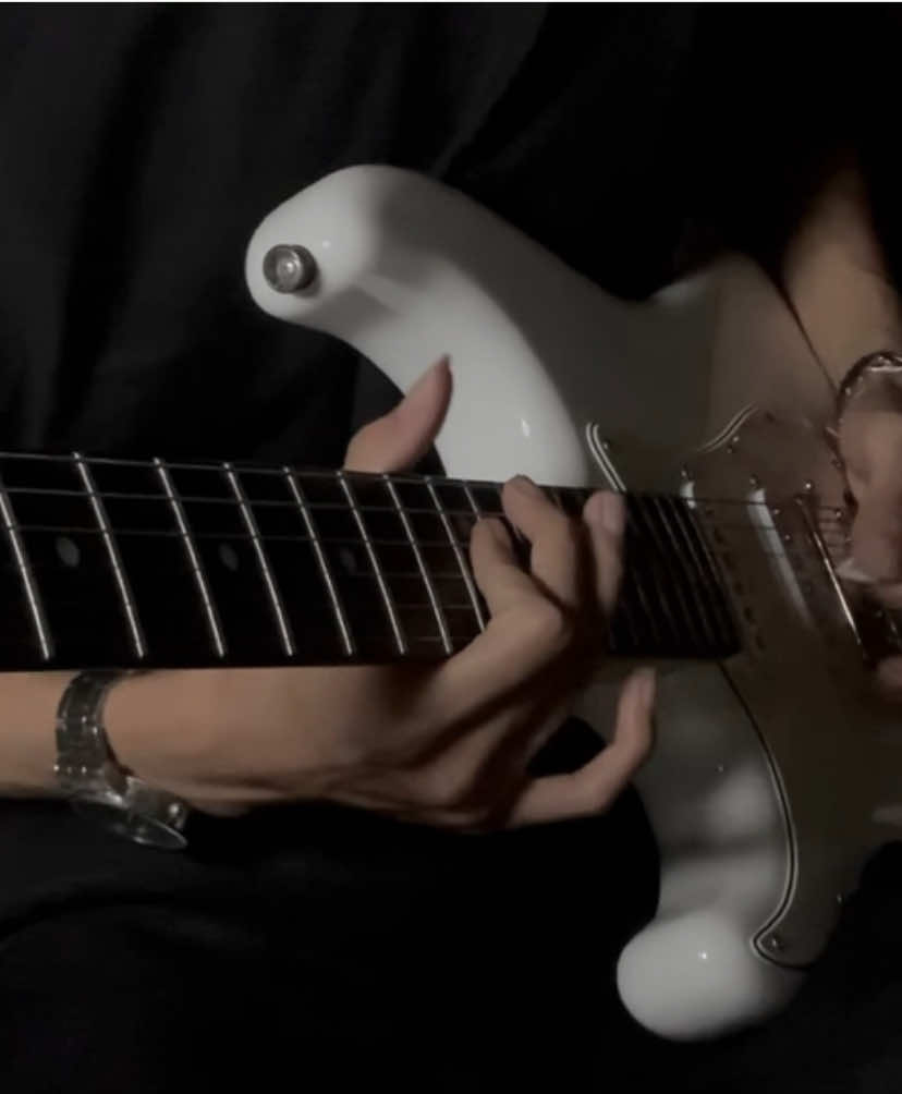 so far so fake #electricguitar #donnerdst152 #donnermusic #4u 
