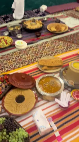 وجبة اللطف أكلة شعبية تقدم للضيوف#بلقرن الهول#شعف بلقرن#متحف قرية الطوف ضيافة علي بن حافظ القرني/ حفل تكريم ابنه حافظ الملازم أول طيار#اكسبلور❤️ 