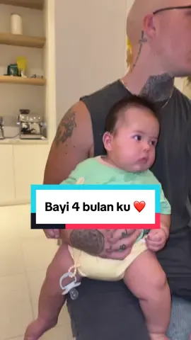 Bayi 4 bulan lagi seneng2 nya masukin tangan ke mulut baju aja sampe basah 😂  #masyaallahtabarakkallah 