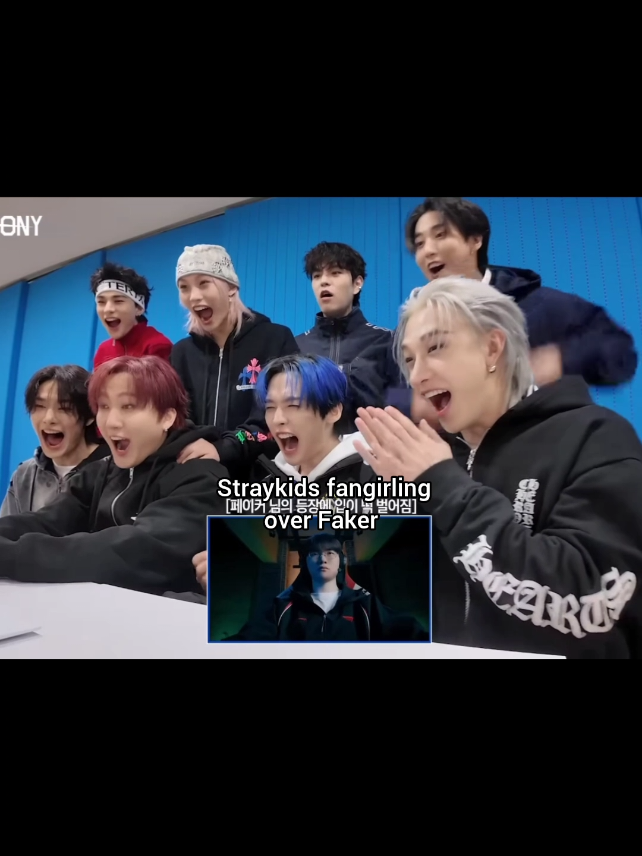save leeknows ears #straykids #skz #ceremony #faker 