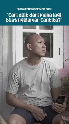 Sebelum janur kuning melengkung, apapun akan kulalui asal ujungnya kamu... 🫶 (Asooyy) 😋 Saksikan perjuangan Bonar mengejar cinta dan restu orang tua Cantika hanya di film Jadi Tuh Barang. 🤌🔥 Btw, ada yang senasib sama Bonar? 🙌 #jadituhbarang #jadituhbarangfilm #jtbfilm #ekomikpictures #filmindonesia        
