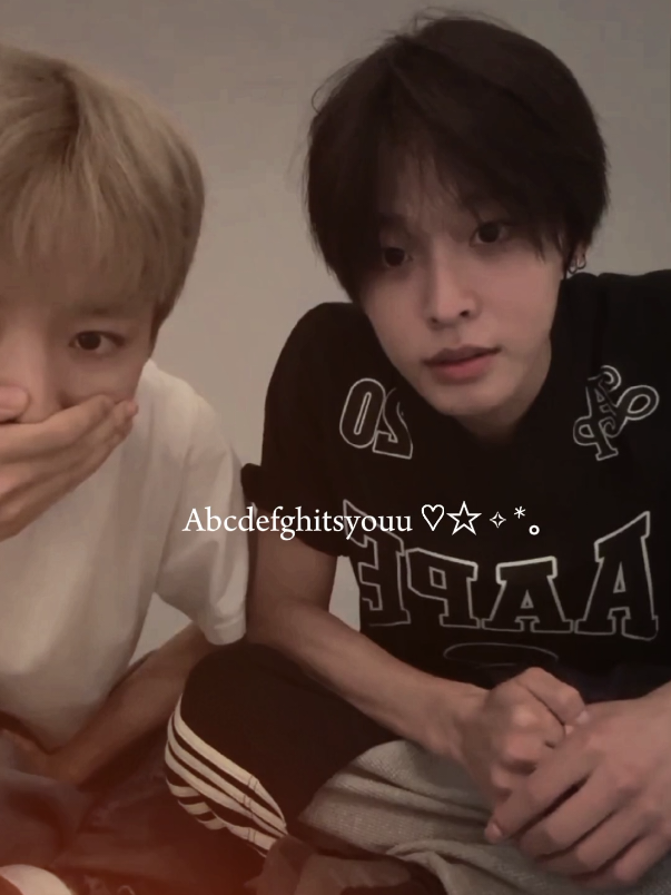 Kalo bisa dua-duanya kenapa harus milih 1 yakann. Mau Riku sama Yushi😭✊🏻 #riku #yushi #nctwish 