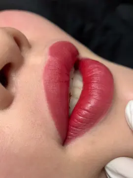 Da trắng như tuyết, môi đỏ như máu, tóc đen như gỗ mun🥰♥️ #Elizabethbeauty #moixinh  #xuhuong #booking#Lips#xuhuong #trendvideo #ilovetiktok #sunshinelips #byme #lovelips #chuyensaumoi #videoviral #Sunshine #Technique #darklipneutralization #Love #lips 