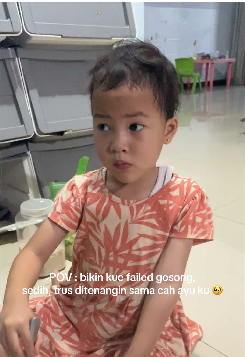 Padahal pas bikin bareng dia udah excited banget bilang “I want to make special cake for Bapak” ini buat kue nya emang sore-sore sebelum Bapak pulang kerja. Tapi hasilnya failed, malah gosong. Makasih Yai udah ingetin ibu that its oke to make mistake, keep learning, keep trying ya 🥹🤍