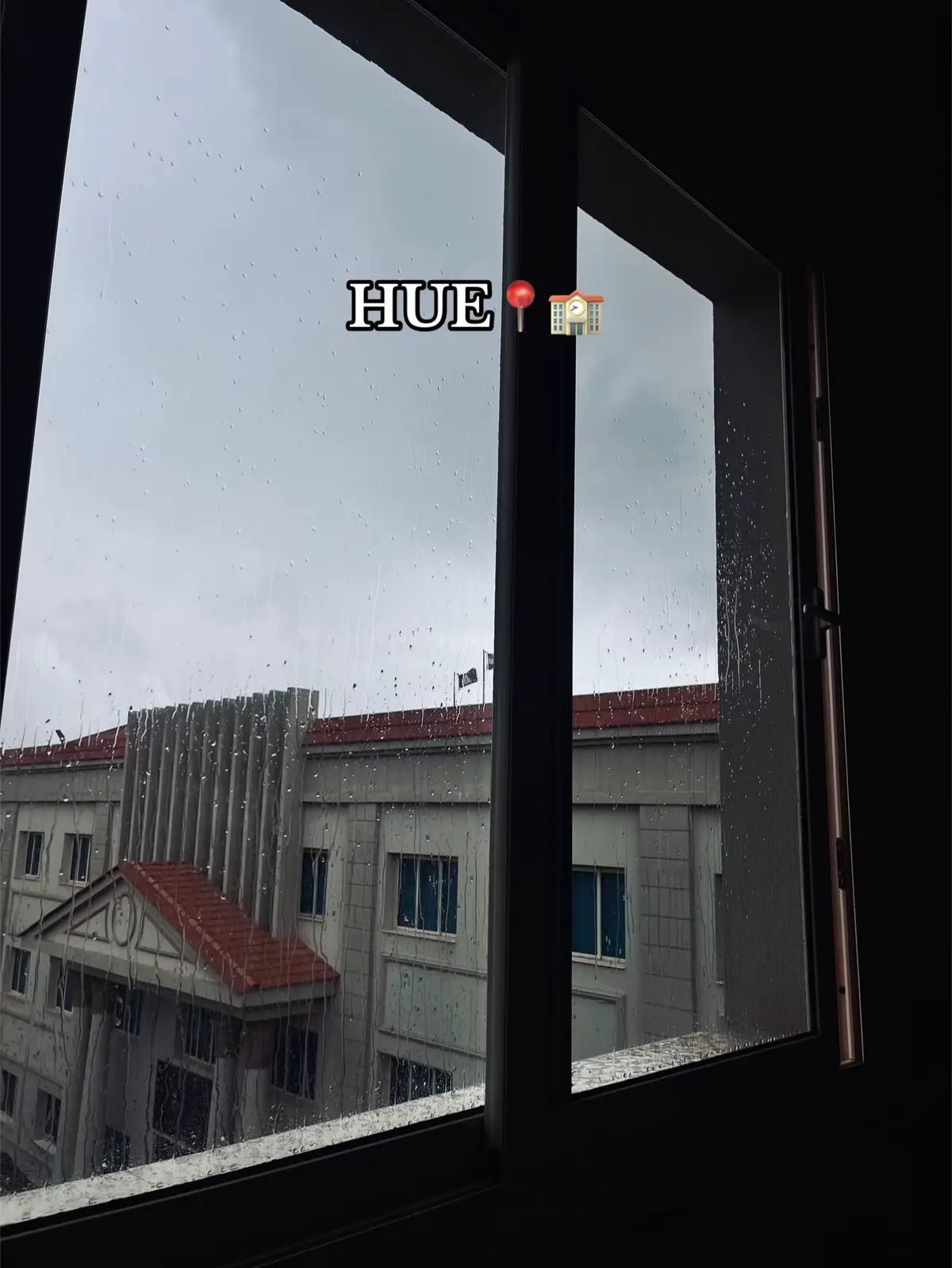 Rainy vibes only 🤍🌧️#fyp #HUE #uni #fypシ゚ #viralvideo 