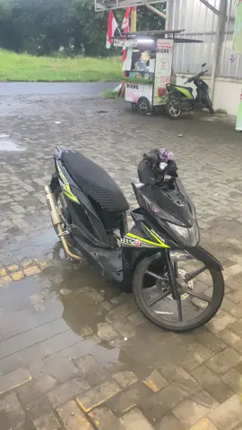 tambahin lamkol kali ya? 😋 #beat #beatmodifikasi #motor 