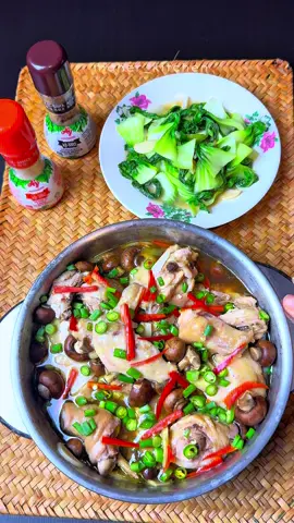 Ayam Kukus Halia versi paling simple tapi sedap. Maher masak kalini tak guna banyak bahan tapi masakan boleh jadi extra sedap dengan adanya AJI-SHIO® Bahan-bahan: 🌸Ayam 1/2 ekor potong kecil 🌸AJI-SHIO® Lada Berperisa 🌸AJI-SHIO® Lada Hitam Berperisa 🌸Halia 2 inci -hiris 🌸Bawang putih 4 ulas -hiris 🌸Sos tiram 🌸Cili merah 🌸Cili padi 4 -hiris 🌸Daun bawang - hiris 🌸Cendawan Cara memasak: 1)Perap Ayam dengan sos tiram, AJI-SHIO® Lada Berperisa, AJI-SHIO® Lada Hitam Berperisa, bawang putih dan halia selama 10 minit. 2)Tabur cendawan ke atas ayam dan kukus sehingga masak. 3)Akhir sekali tabur cili dan daun bawang. Sedia untuk dihidang. —--------- Btw saya TEAM PERAP! Sekarang ni  AJI-SHIO®️ada buat Peraduan Perap, Masak, Tabur & Menang! Shake shake je untuk menang emas bernilai sehingga RM 10,000! Cara penyertaan : 1.Masak guna AJI-SHIO®️ dalam salah satu cara aplikasi antara Perap, Masak atau Tabur. 2.Post gambar hidangan dan resepi lengkap di FB atau IG dan tag @ajishio.cooking 3.Guna hashtag #AjiShioShakeShake dan nyatakan cara aplikasi dengan hashtag PerapAjiShio, MasakAjiShio, atau TaburAjiShio ikut cara masakan korang! Peraduan berlangsung sehingga 30 September, jangan lepaskan peluang anda! #AjiShio #PerapAjiShio #LadaBerperisa #LadaHitamBerperisa