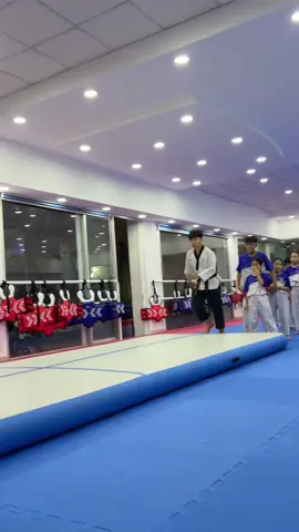 Nhào lộn đá trên không#taekwondo #vietnam #baota #LTC #longthanhplastic 
