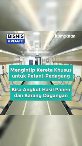 Bakal ada kereta khusus untuk petani dan pedagang. PT Kereta Api Indonesia (Persero) atau KAI tengah melakukan uji coba dinamis terhadap kereta ini. Kereta khusus petani dan pedagang tersebut merupakan hasil modifikasi dari kereta kelas bisnis dan ekonomi. Kereta dirancang khusus agar lebih ramah terhadap kebutuhan pengangkutan hasil panen atau barang dagangan. Uji statis telah dilaksanakan pada 14-15 Agustus 2025 di UPT Balai Yasa Surabaya Gubeng, kemudian dilanjutkan dengan uji dinamis pada 15 Agustus 2025 dengan rute Surabaya Gubeng-Lamongan (pulang-pergi). Tahap pengujian selanjutnya akan melibatkan Direktorat Jenderal Perkeretaapian (DJKA) Kemenhub, hingga mendapatkan sertifikasi sebelum kereta api tersebut bisa melayani masyarakat. 📸: Dok. KAI. Follow WhatsApp Channel kumparan untuk dapat Informasi terpercaya dikirim langsung ke WhatsApp kamu. Ketik kum.pr/WAchannel di browser kamu sekarang, agar bisa share informasi tanpa ragu. #bisnisupdate #update #bisnis #svl #KAI #kereta #transum #fasilitas #info #infoterkini #berita #beritaterkini #bicarafaktalewatberita #kumparan