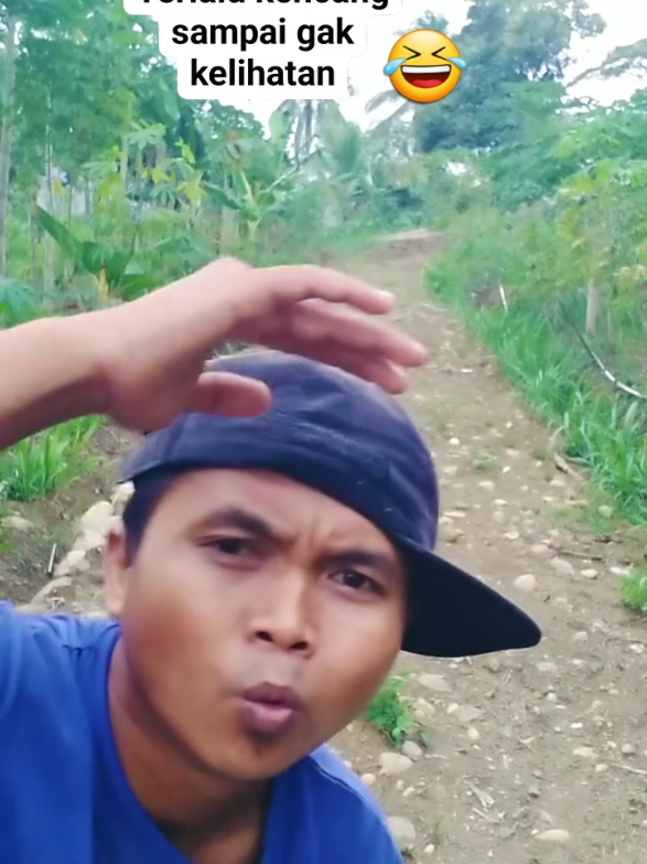 Nonton moto gp di sirkuit❎️ Nonton moto gp di kebon✅️ #lagiviralditiktok #viral2025viralvideo🔥😘🔥 #komedilucu #kontenhiburan #trending 