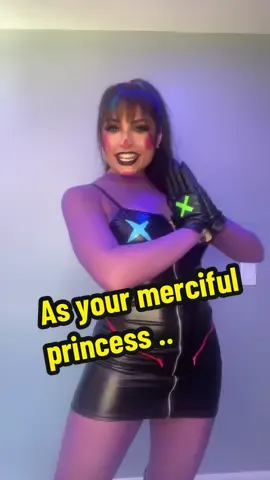 As your merciful princess… 👑 #punchline #punchlinecosplay #dccosplayer #comictok #dcccomics 