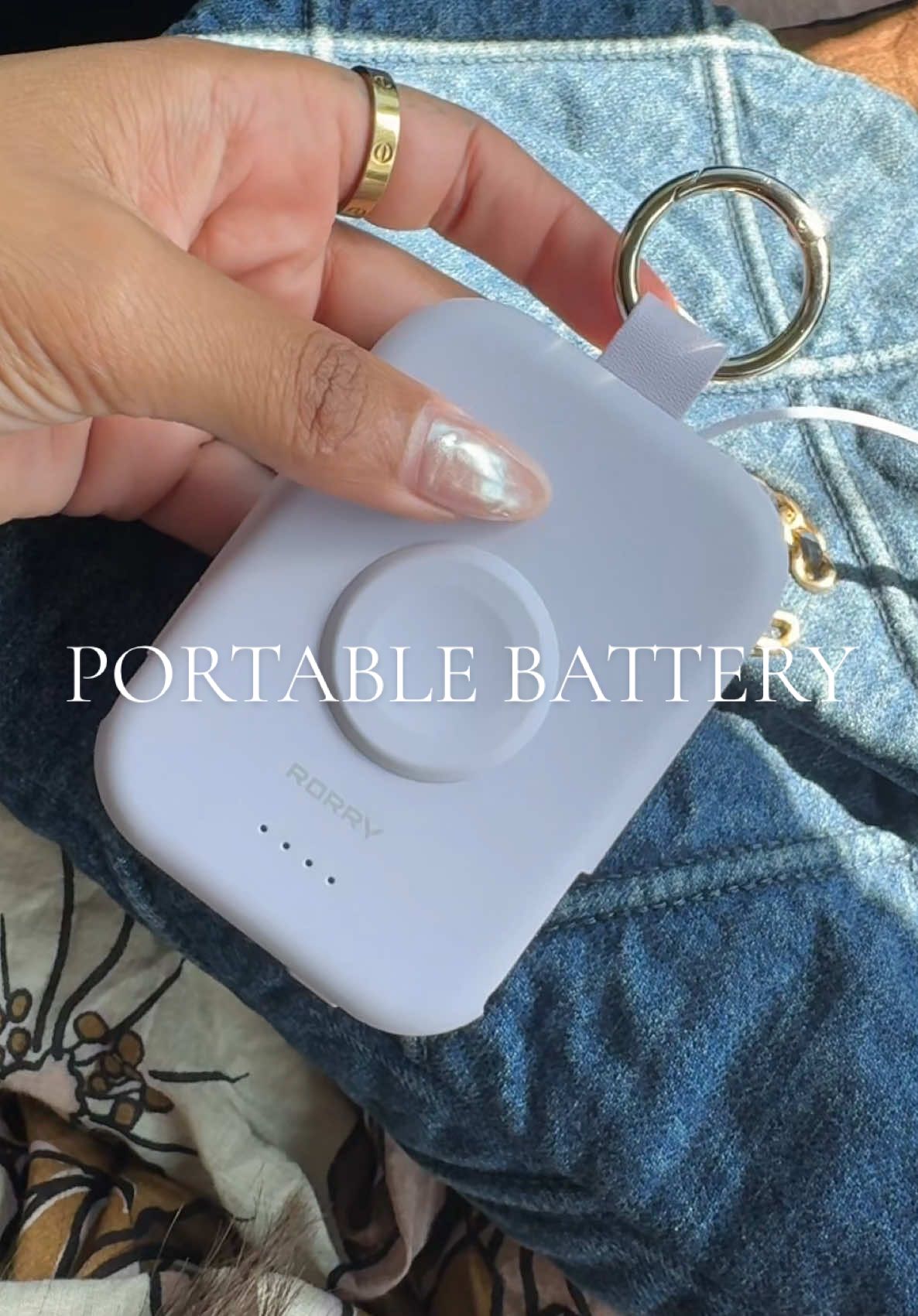 Apple Watch ✔️ iPhone ✔️ AirPods ✔️ … all charged with ONE device!  #powerbank #battery #charger #batterypack #batterylife 
