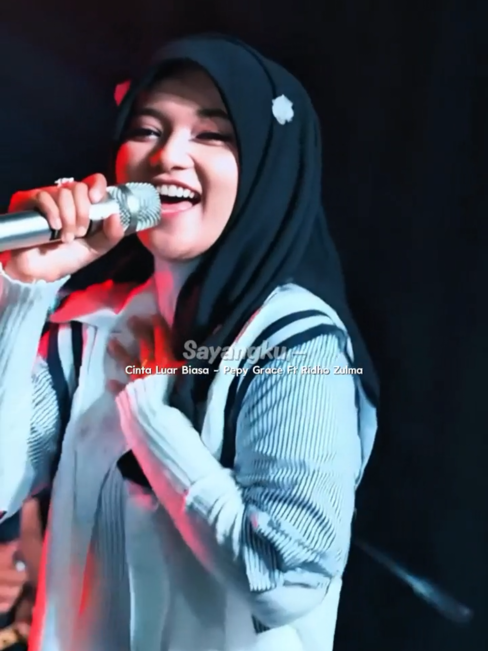 Suaranya, musiknya, orangnya asyeeek luar biasa💃🏻💃🏻💃🏻 ♪ Cinta Luar Biasa ♪ @pepygrace  @ridhozulma_  #lirik #cintaluarbiasa #pepygrace #ridhozulma #fyp 