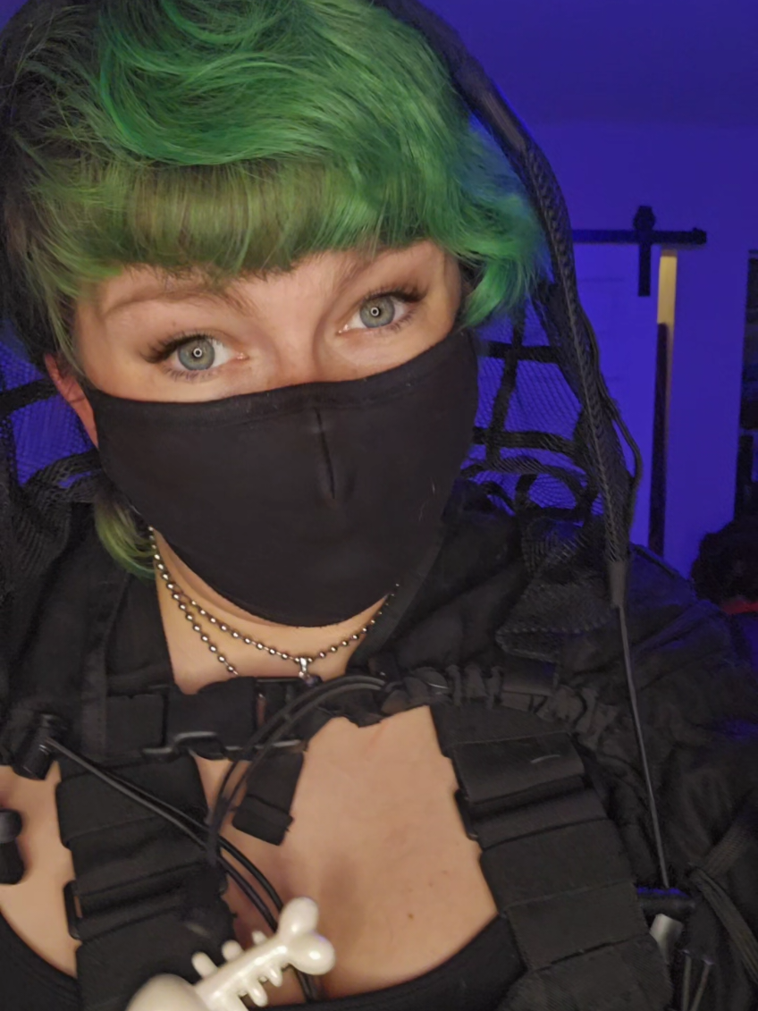 Another throw back. WHEN will I get to film again? Who knows. lol #tacticalgear #masktok #maskedwoman #maskedmen #cosplay 