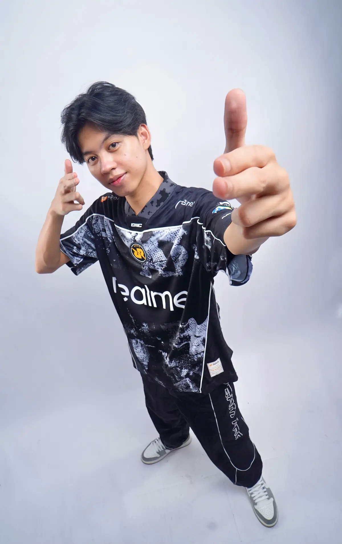 S16🔫