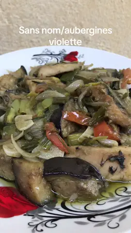 Délicieux poisson salé sauté au auberge #libreville_gabon🇬🇦 #cuisineafricaine #viral #visibilité 