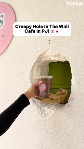 Creepy Hole In The Wall Cafe In PJ! 👻🥤 . 📌It’s Jamboo Cafe, located in Ara Damansara! This place serves drinks 🥤 through a hole in the wall by a creepy 👻, lifelike hand 🤚🏻 It’s weird, fun, and totally Instagram-worthy 📸! They also offer tasty hot meals 🥘 and fresh pastries 🥐 the perfect brunch spot! 😍 . 【 Jamboo Cafe 】 📍 Ara Permata, : 52A, Jalan PJU 1A/42A, Ara Damansara, 47301 Petaling Jaya, Selangor ⏰ 930am - 930pm (Daily) . #cafe #thriller #malaysia #PJ #Jamboocafe 