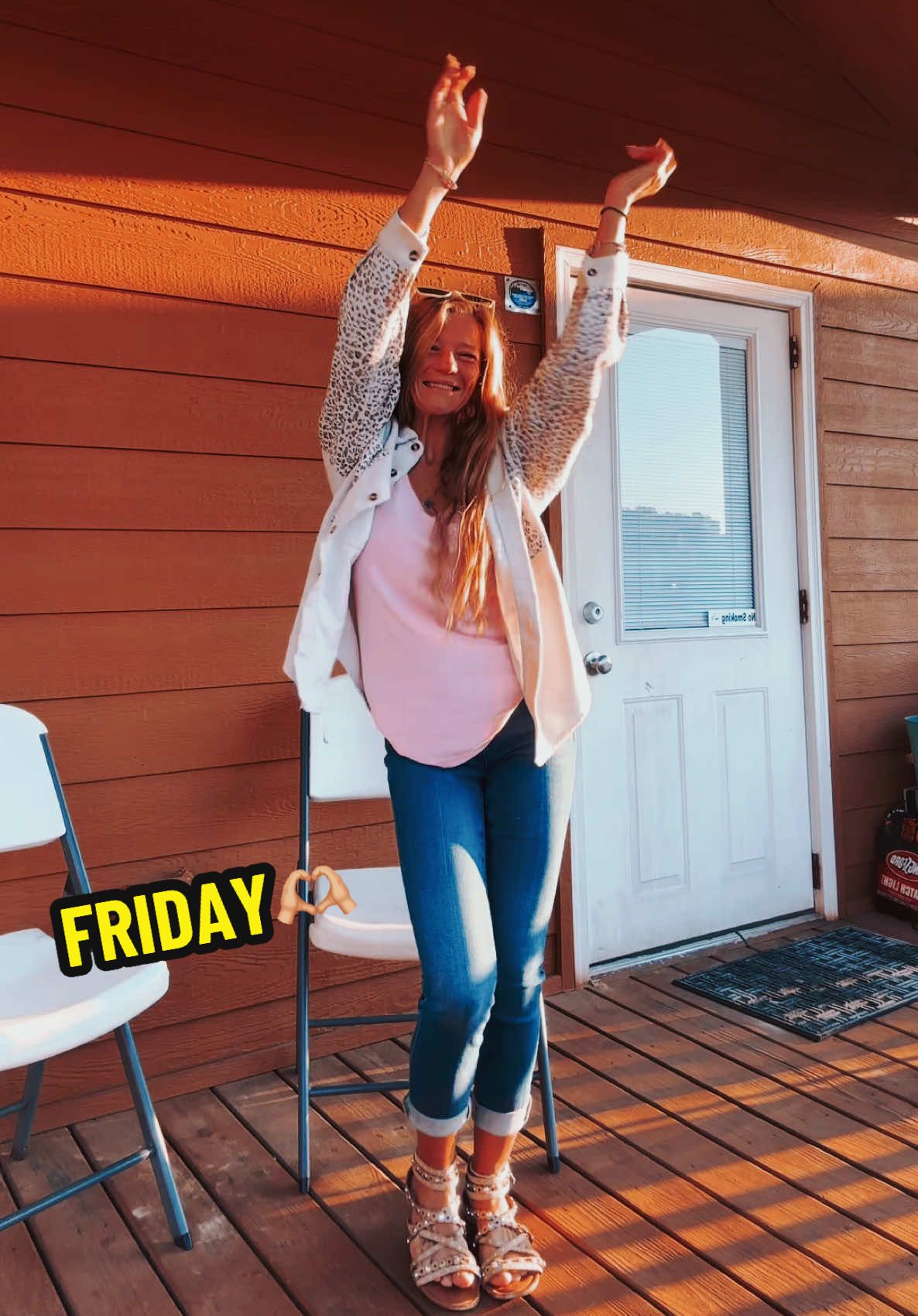 When it’s Friday and it feels like fall this morning! Have a great dayyy bestiessss😍🫶🏼🙌🏽😎 
