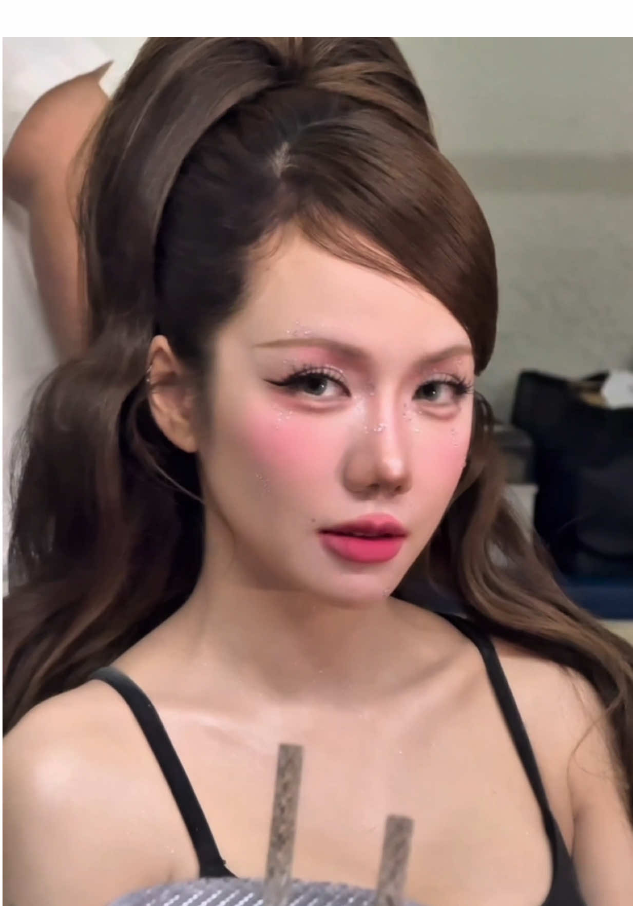Come on Barbie let’s go party 🤭💝 @QuiDoanMakeup #phuongly 