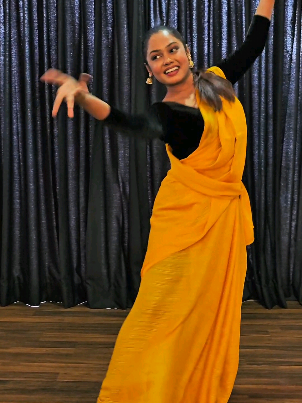 යමු සෙල්ල කතරගම 😍❤️ #trending #dancing #foryou #sellakatharagama #dance 