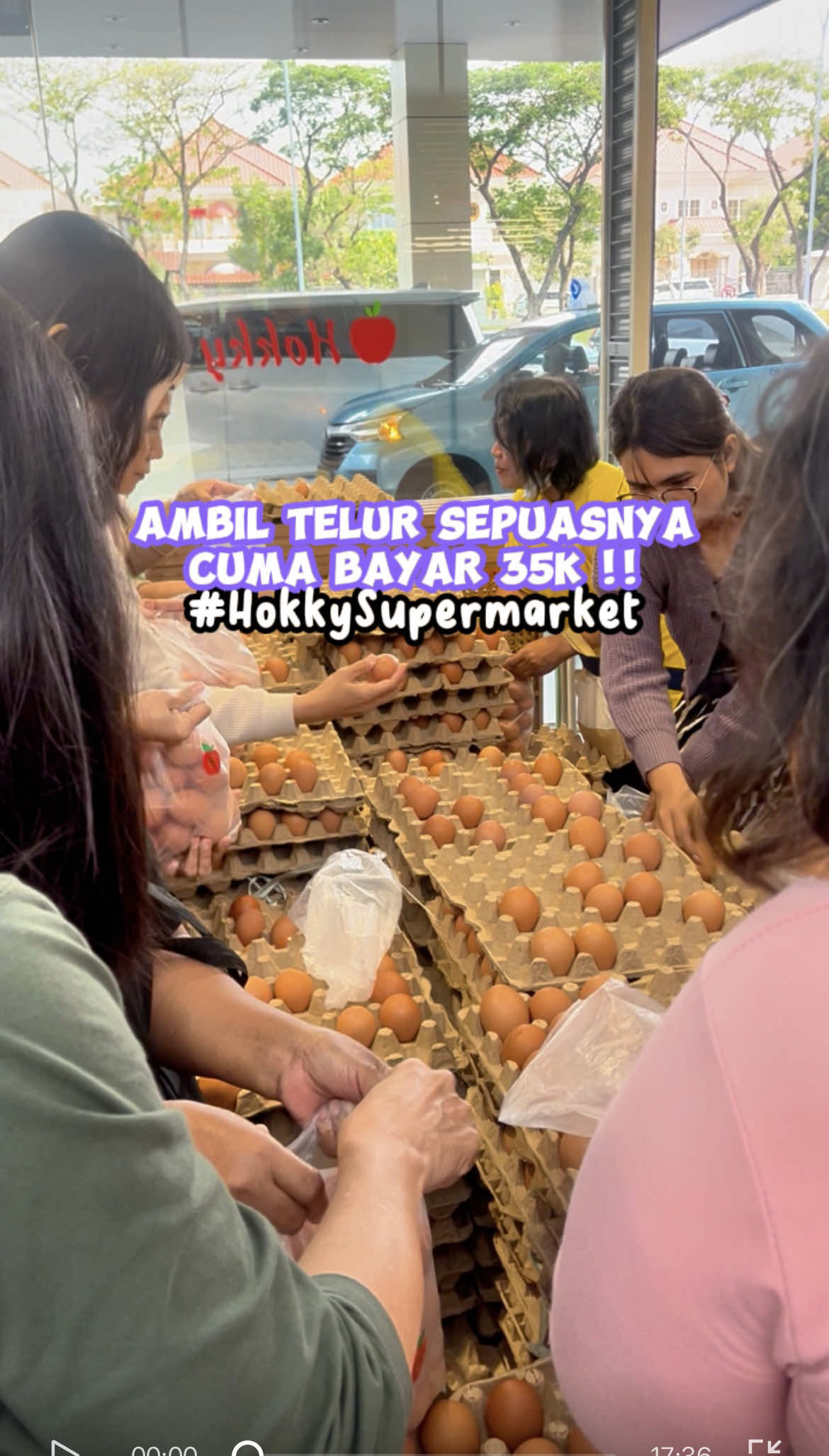 AMBIL SEPUASNYA CUMA BAYAR 35K 🔥 • Hokky Supermarket PROMO FILL TILL FULL  📌 22 – 24 Agustus 2025 • Berlaku di seluruh outlet Hokky Supermarket Syarat & Ketentuan : • Telur Ayam 35k/kantong plastik (ambil sepuasnya) • Daging Sapi Giling 99k/wadah (ambil sepuasnya, sesuai wadah yang disediakan) • 1 orang hanya boleh ambil 1 kali kuota. • Kantong/wadah plastik sudah disediakan oleh Hokky. • Promo daging sapi giling tidak berlaku di Hokky Panglima Sudirman. • 📍@hokkyfruit , Citraland Surabaya • • FOLLOW IG @joesava_kuliner  TIK TOK : @joesava_kuliner SNACK VIDEO : @joesava_kuliner  YOUTUBE : Kak Jo Maem • #hokky #hokkysupermarket #hokkyfruit #filltillfull #promohokky             