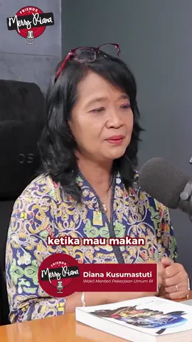 Diana Kusumastuti, berawal dari menjadi seorang staf yang meniti karier lebih dari 30 tahun di Kementerian PUPR hingga kini dipercaya menjadi Wakil Menteri Pekerjaan Umum. Beliau Perempuan tangguh yang memimpin pembangunan strategis, mulai dari IKN, revitalisasi masjid Istiqlal, hingga pengendalian banjir. Bagaimana Cerita Selengkapnya? Simak Selengkapnya Jangan Lupa Like, Comment and Subscribe ❤️
