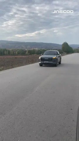 JAECOO 7’nin gelişmiş off-road performansı, 7 farklı sürüş modu ve akıllı sürüş teknolojileriyle her yol, keşfedilmeyi bekleyen bir macera. #JAECOO #JAECOOTürkiye #OffRoadSUV #KlasiğinÇokÖtesindeO #FromClassicBeyondClassic #4x4Gücüyle #5MILLION #fortuneglobal500