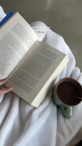 the natural lighting in this new place is just perfect 😚🤌 #newapartment #morningroutine #cozy #cottagecore #morningvlog #morningvibes #cozymorning #cozyathome #newbook #BookTok #hotchocolate #cozyvibes #fallaesthetic 