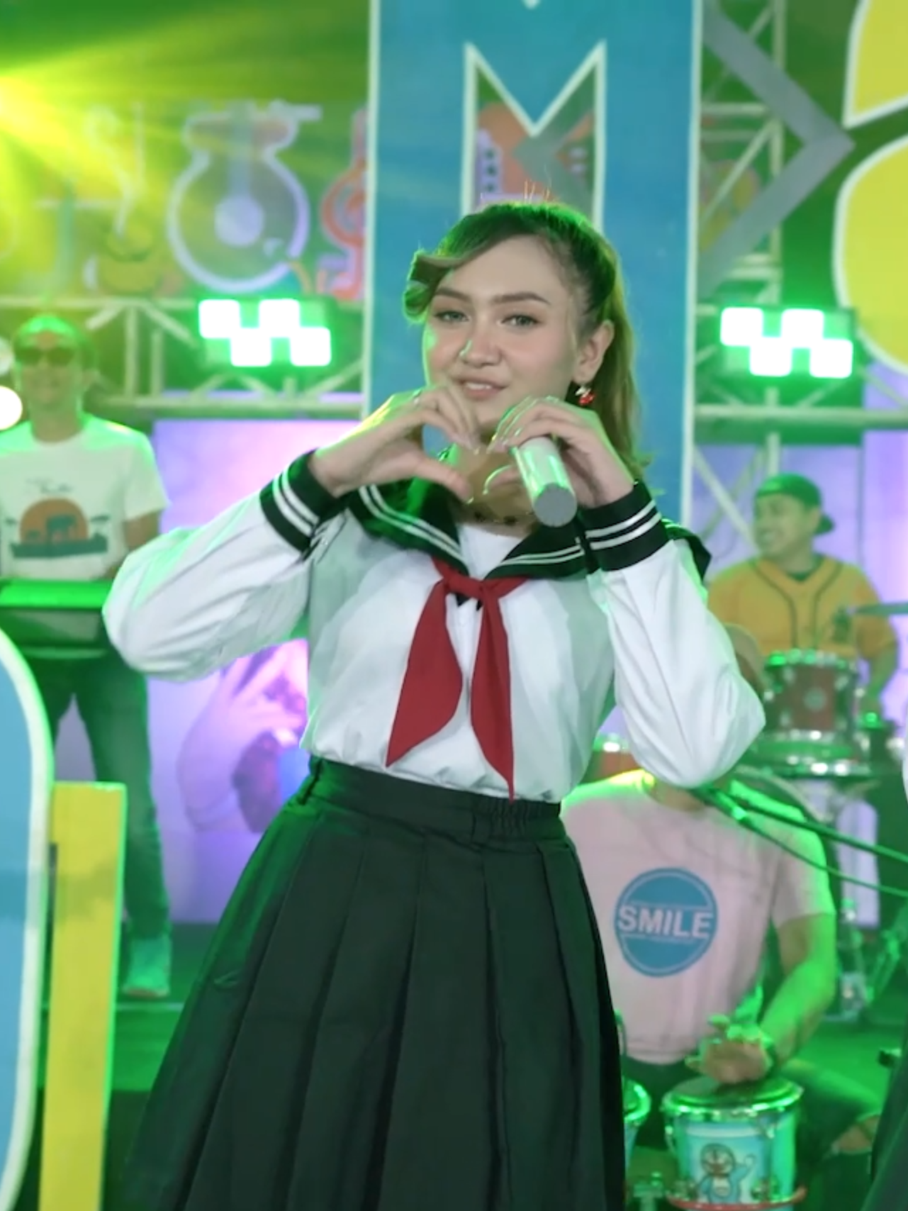 Mungkinkah diriku, telah jatuh cinta 😍  #malaagatha #jihanaudy #dangduttiktok #musikditiktok