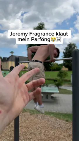 Ich glaub er mag es😅 #parfüm #luxus #anziehend #jeremyfragrance 