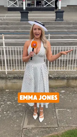 This Shein Queen is looking mega at York 👸 #fashion #horseracing #RacedayTV 
