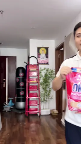 nước giặt omo