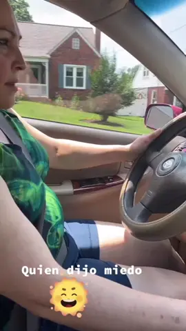 #quien dijo miedo tanvien las mujeres podemos manejar  comenten quien de nosotras las mujeres podemos manejar carros manuales si sólo soy yo comenten la que pueden aver cuánto somos 