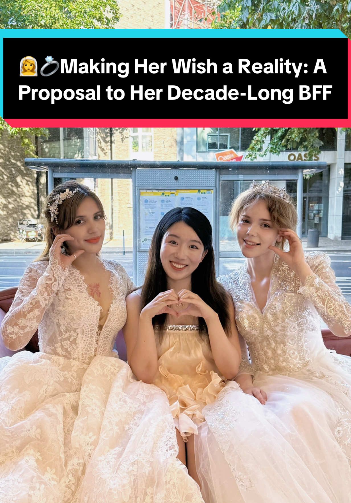 She dreamed of proposing to her best friend after ten years… and we made it happen. 💍✨👰‍♀️ #qingqingintheuk #lucyinuk #fyp #streetchallege #proposeday 