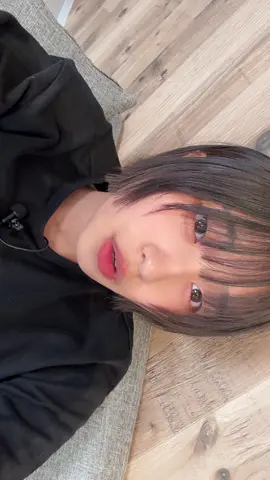実は1000日間のMVの眼鏡っ娘うちです。
