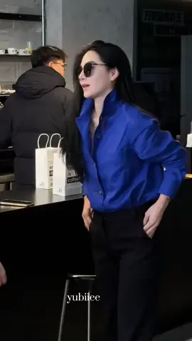 me and my blue shirt 