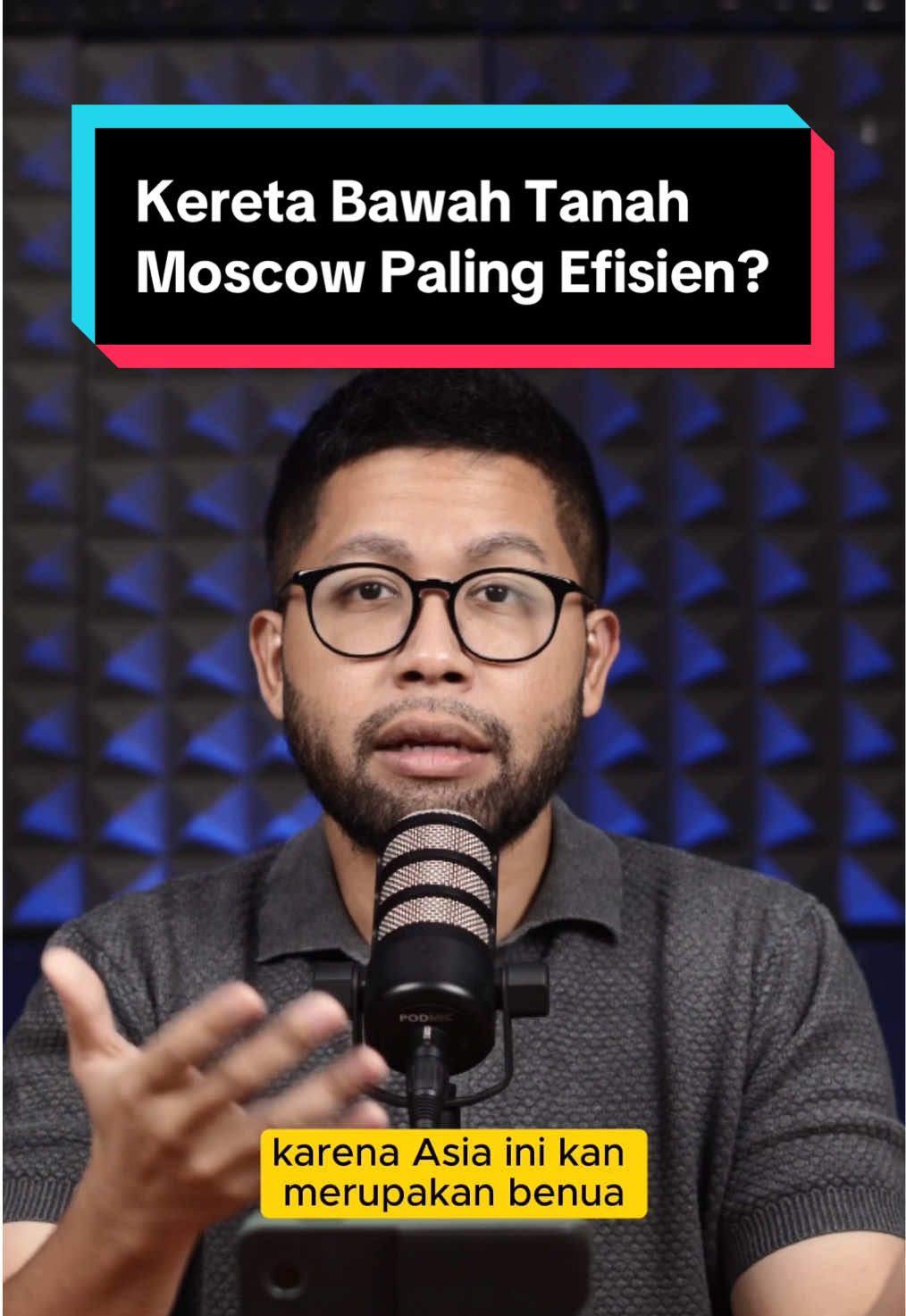Metro Moscow ini emang paket lengkap. efisien, punya fungsi ganda karena bisa jadi bunker saat perang, desain stasiunnya udah kaya galeri seni, dan jalurnya udah kaya jalur laba laba, menjangkau banyak tempat. topp! 